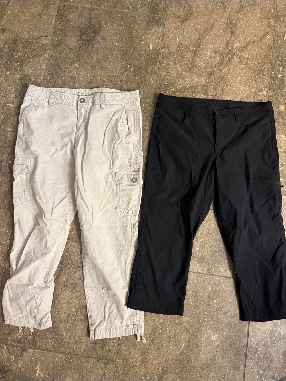 Bundle of 2 Eddie Bauer cropped pants size 8